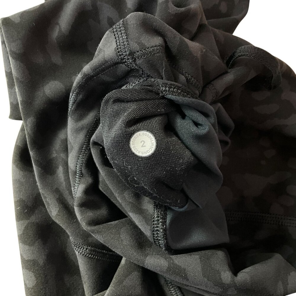 Lululemon Leggings Womens 2 Black Camo High Rise Lululemon Wunder Train Tight - Picture 6 of 11